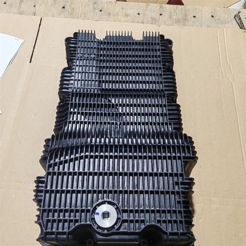 Oil pan