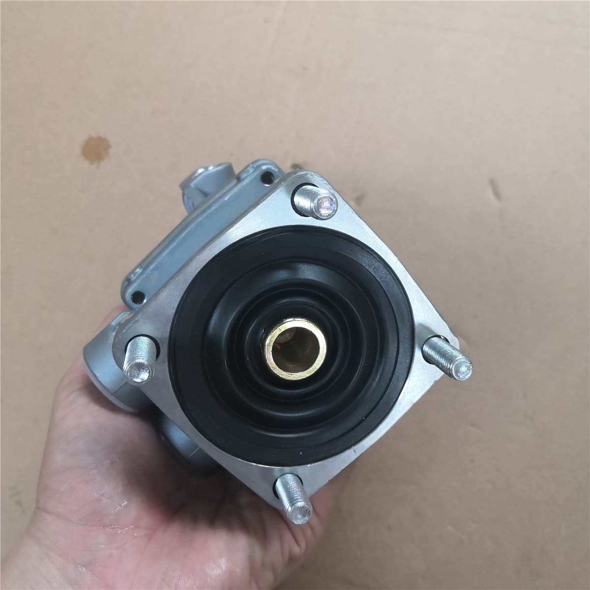 SINOTRUK главный тормозной клапан (VOSS) WG9000360520