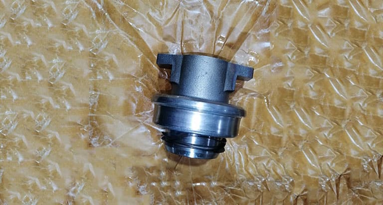 Clutch release bearing assembly