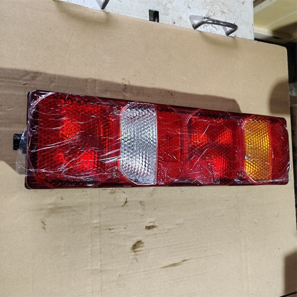 tail light (left)