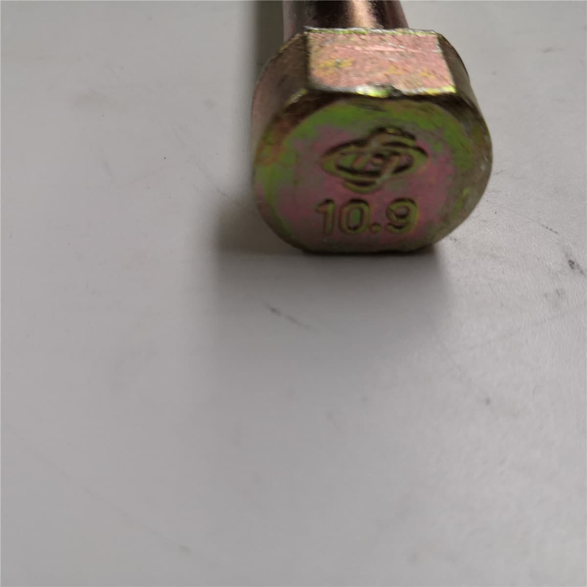 Rear Leaf spring center screw with nut L=280 M16