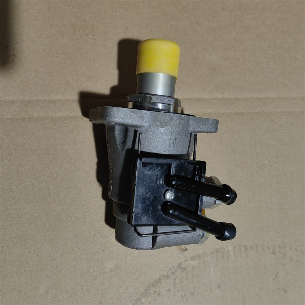 BRAKE MASTER CYLINDER ASSY (1049)