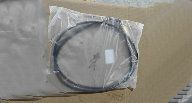 Throttle cable asse mbly