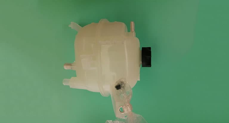 Auxiliary water tank assembly
