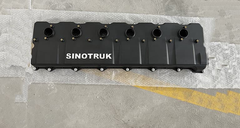 SINOTRUK Valve cover assy. 202V03401-6024