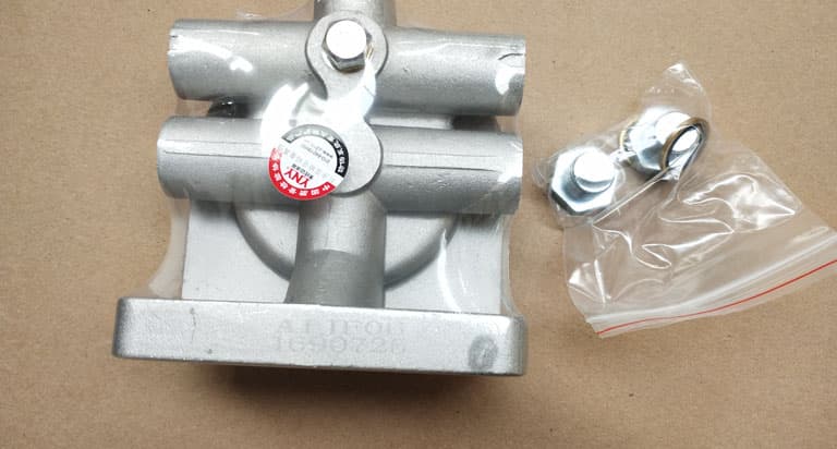 SINOTRUK Fuel filter bracket Euro 3 PL420/1 VG192080032