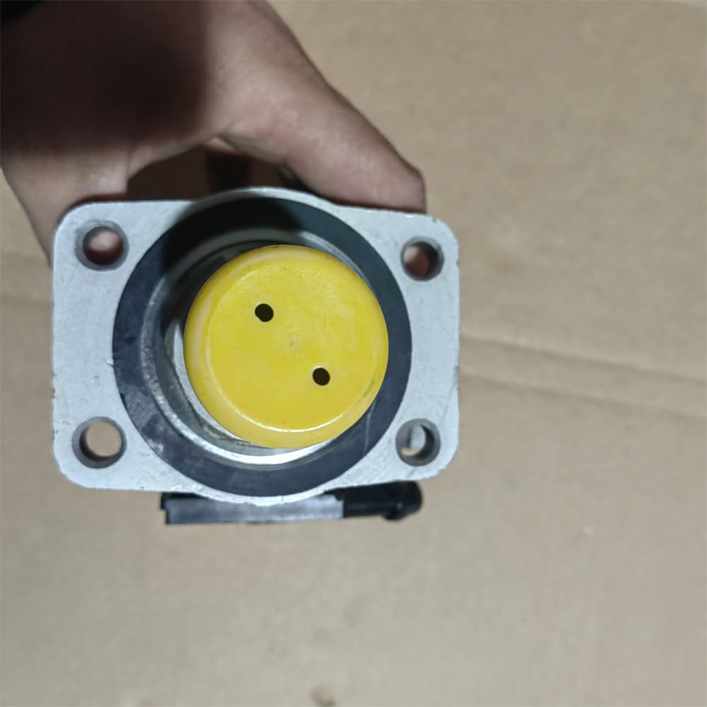 BRAKE MASTER CYLINDER ASSY (1049)