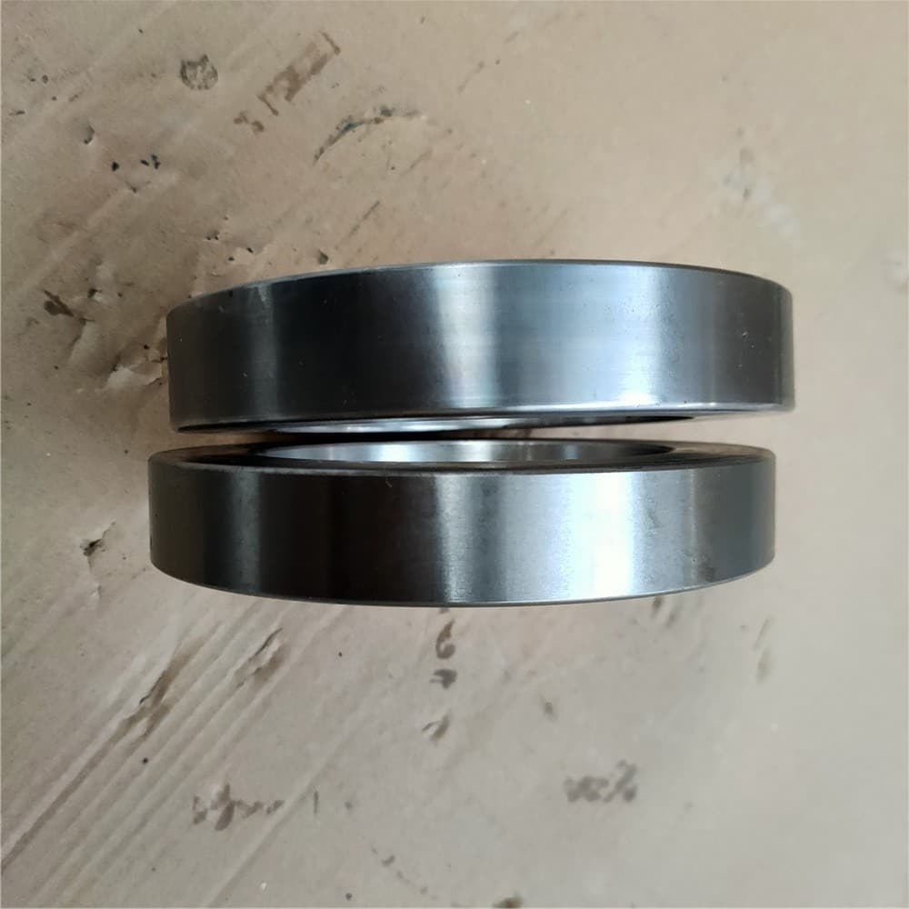 Bearing oil seal cover