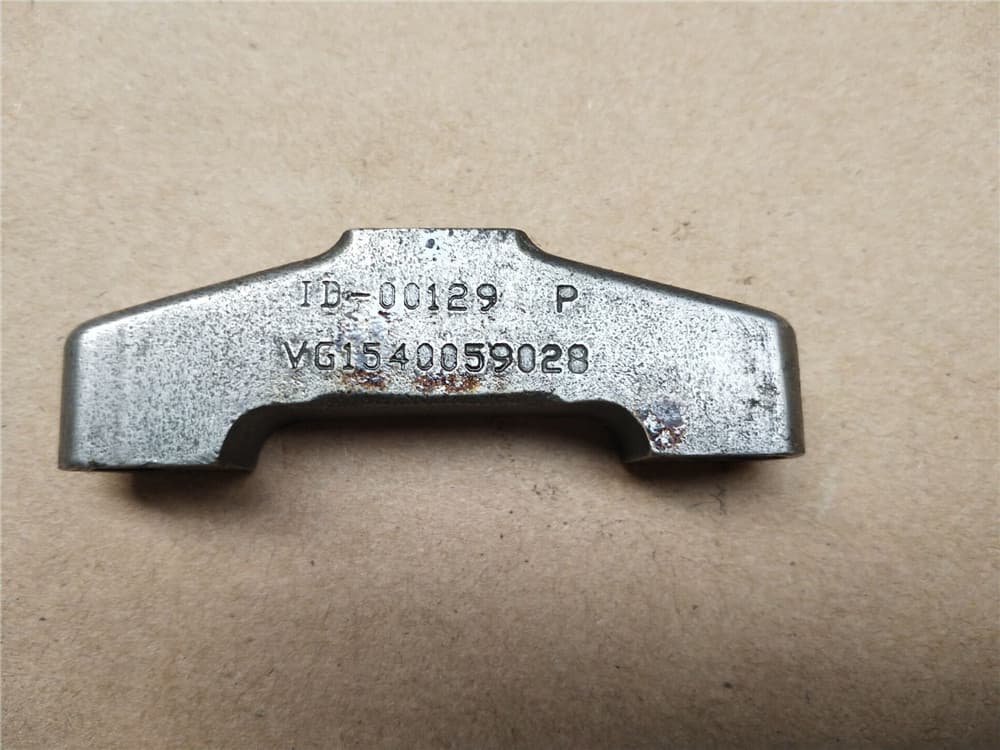 Exhaust valve bridge
