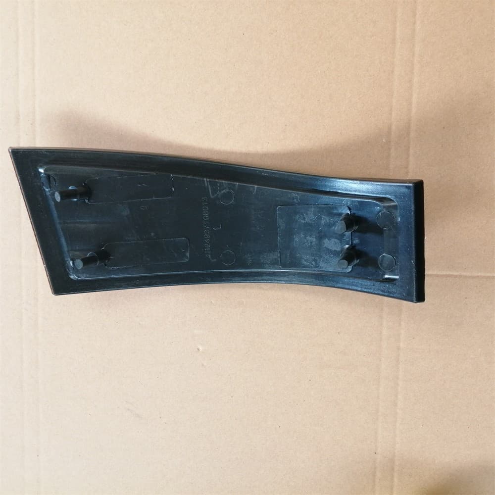 angle plate lamp