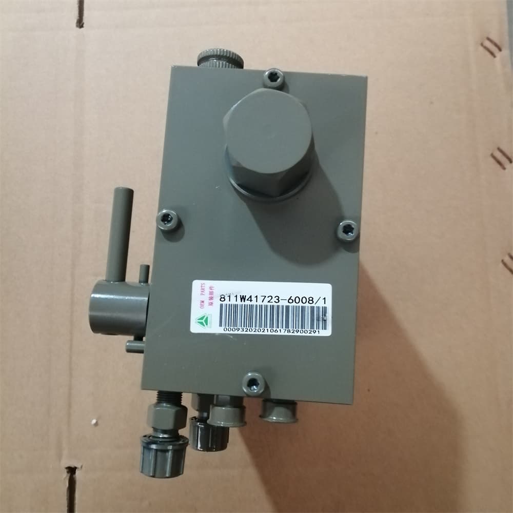 Quick Plug Electric oil pump right