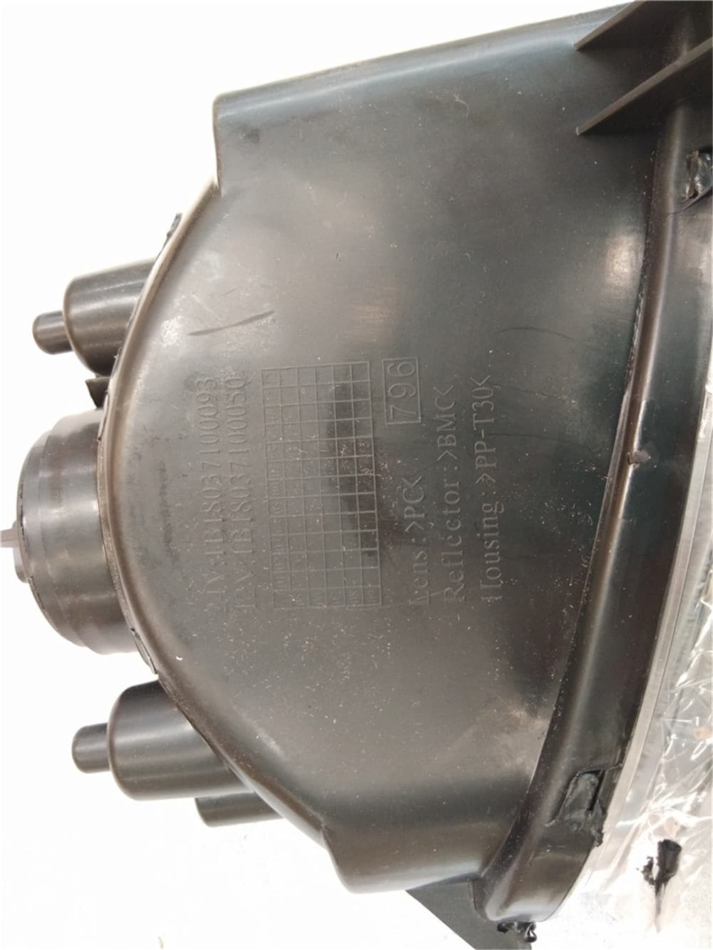 Фара противотуманная левая 12V