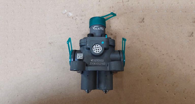 Double H valve