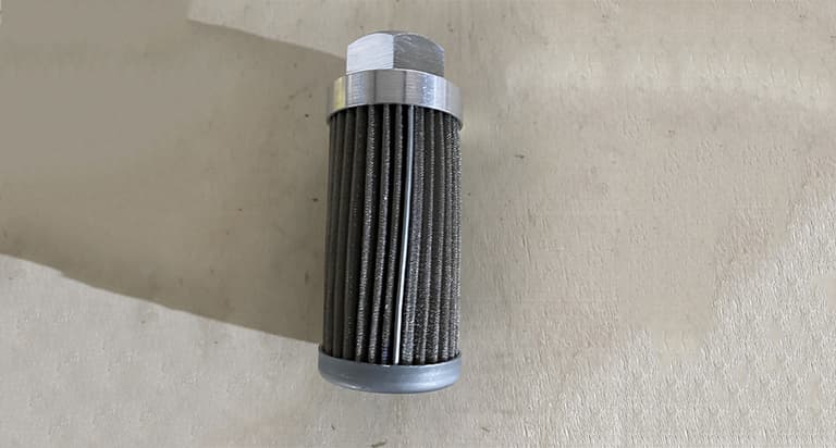 Oil-absorbing filter element