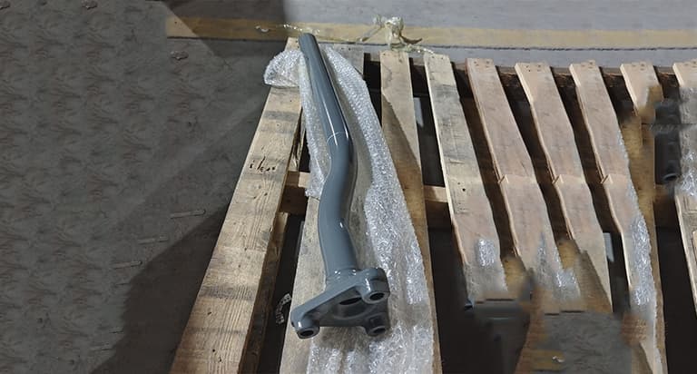 Right rear fender support