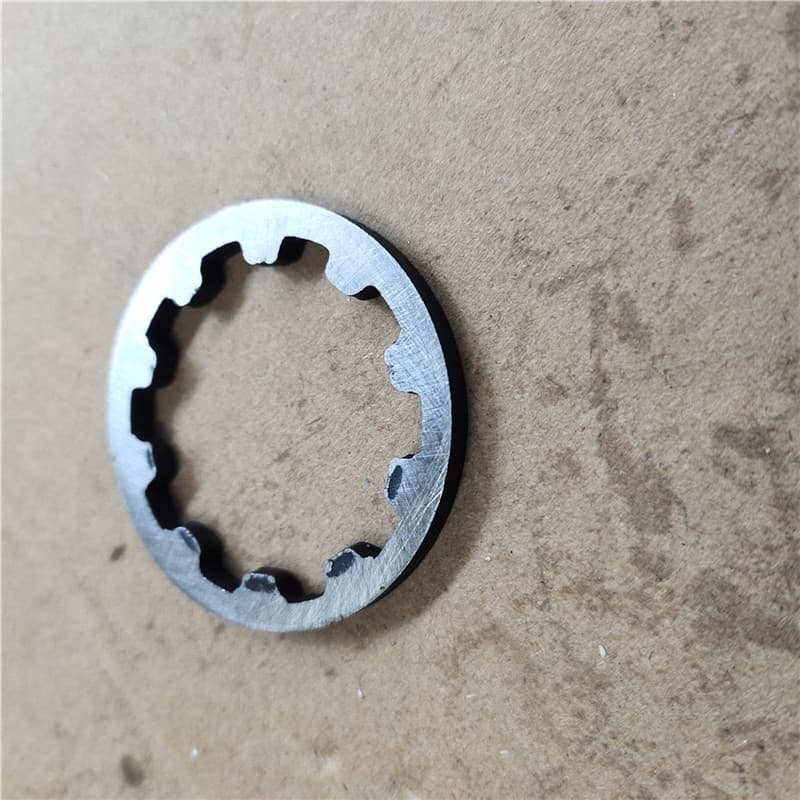 Planetary retaining ring