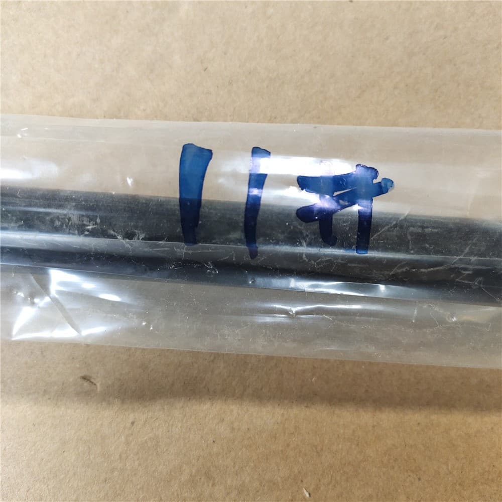 Gas spring support bolt