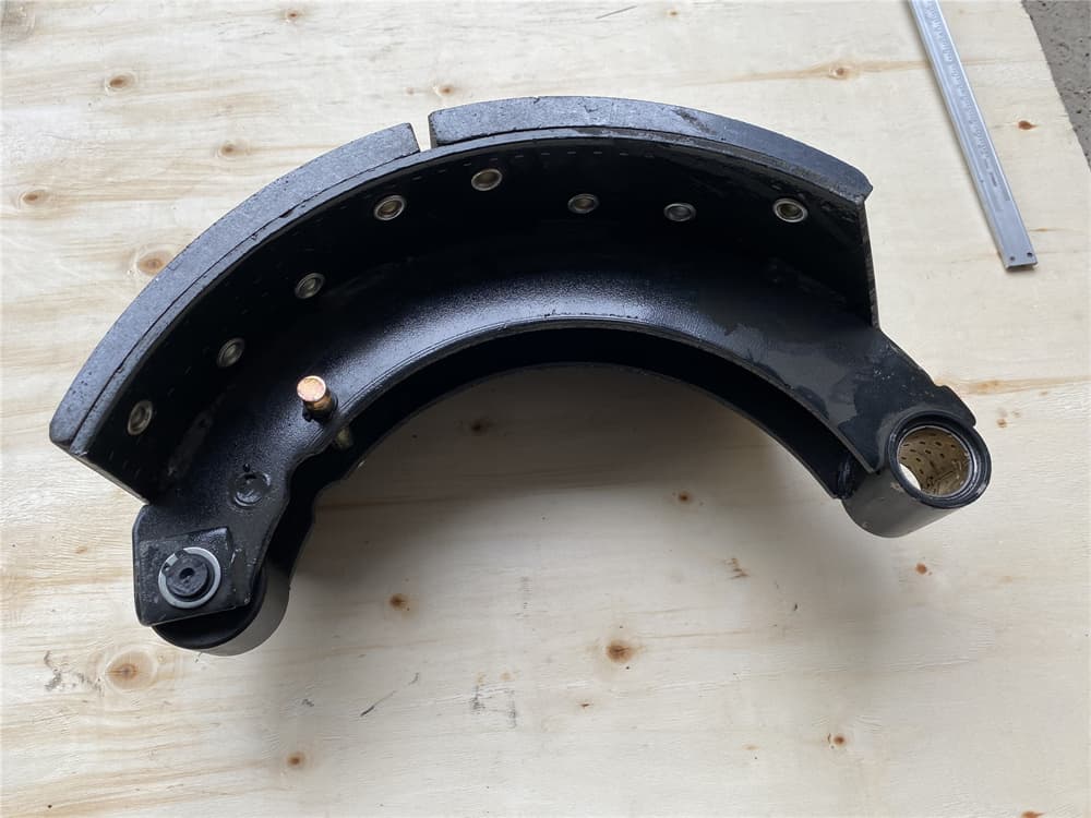 T5G front left brake shoe assy