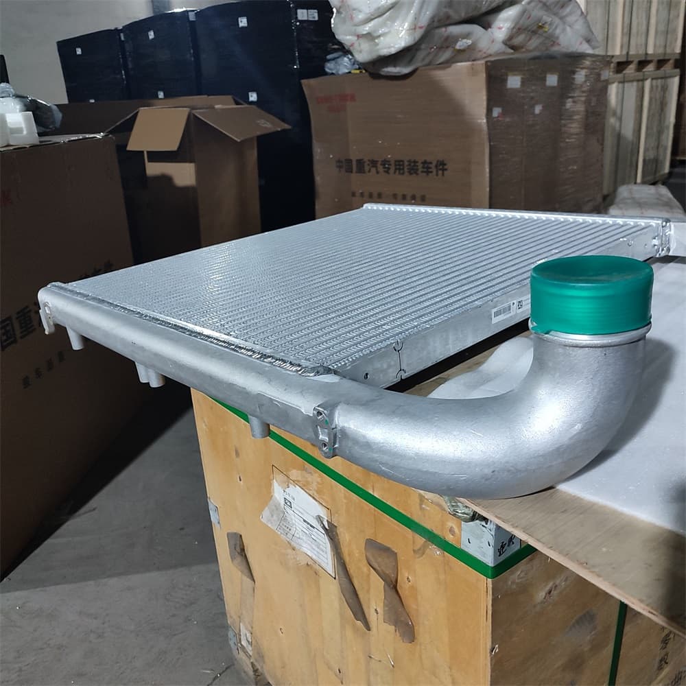 SINOTRUK Интеркулер WG9925530137