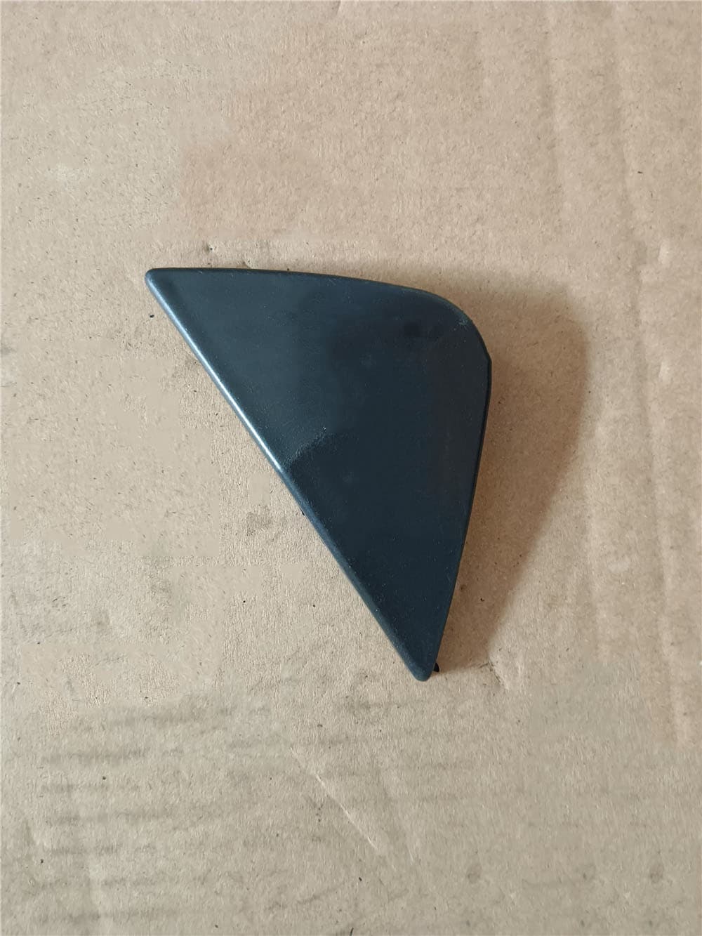 left outer handle decoration block