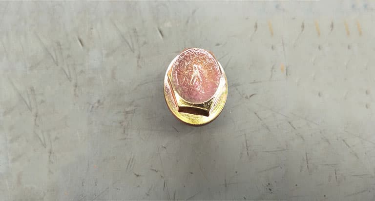 Oil filter plug