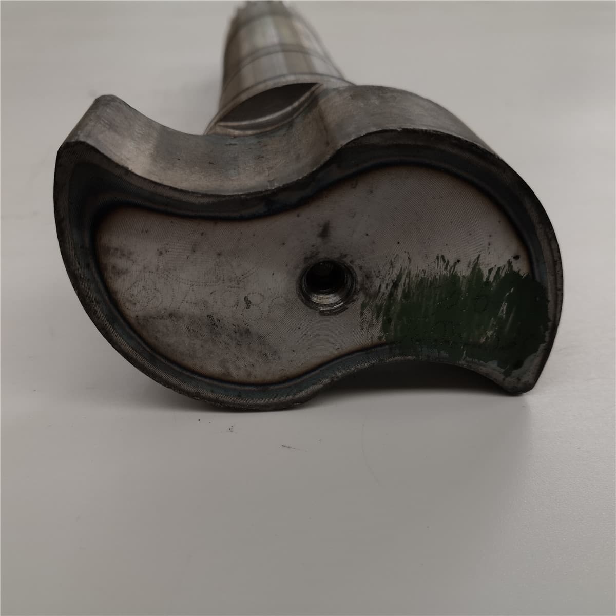Вал тормозной передний левый HOWO