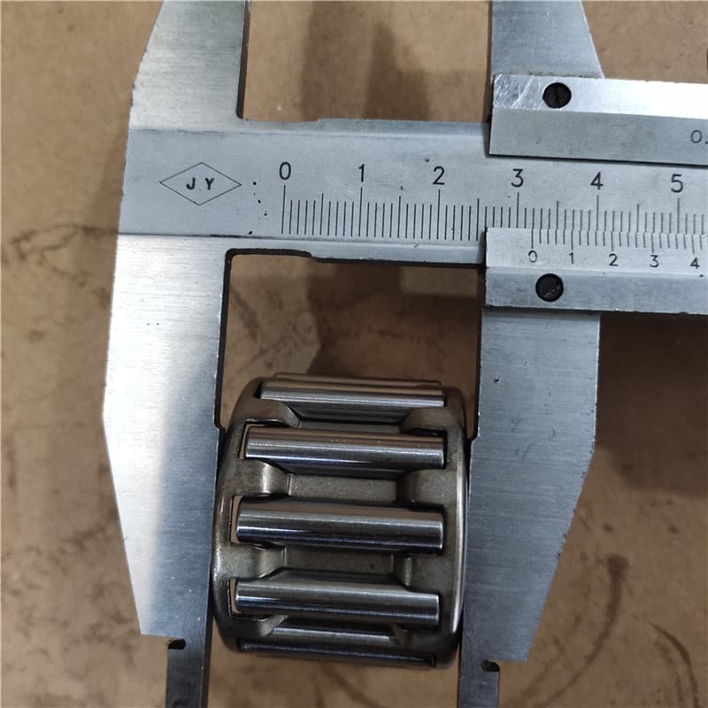 Needle roller bearings for auxiliary box