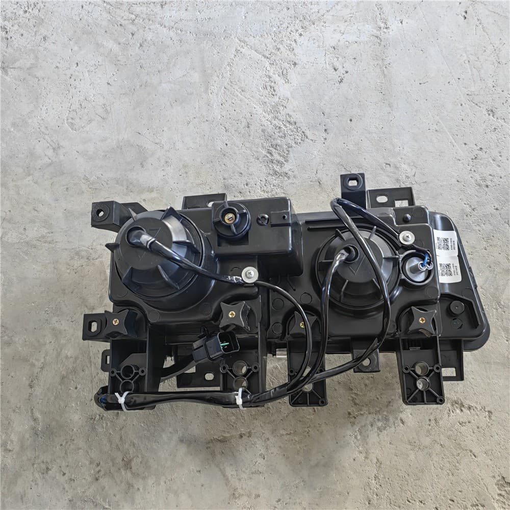 SINOTRUK Left front combination light assembly 37AD-11010
