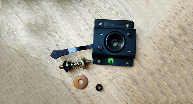 Mask lock (right)