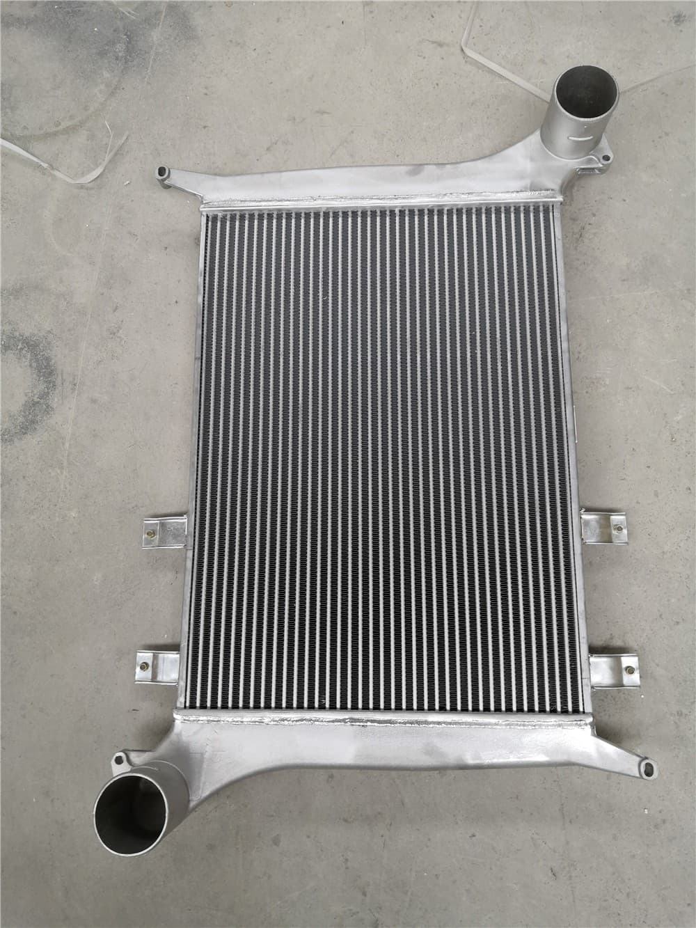 SINOTRUK radiator WG9719530281/1