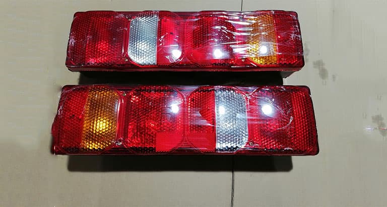 Rear light (right)