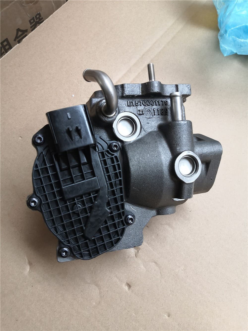 EGR valve (клапан ЕГР)2,8