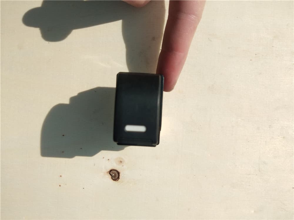 Кнопка стеклоподъемника