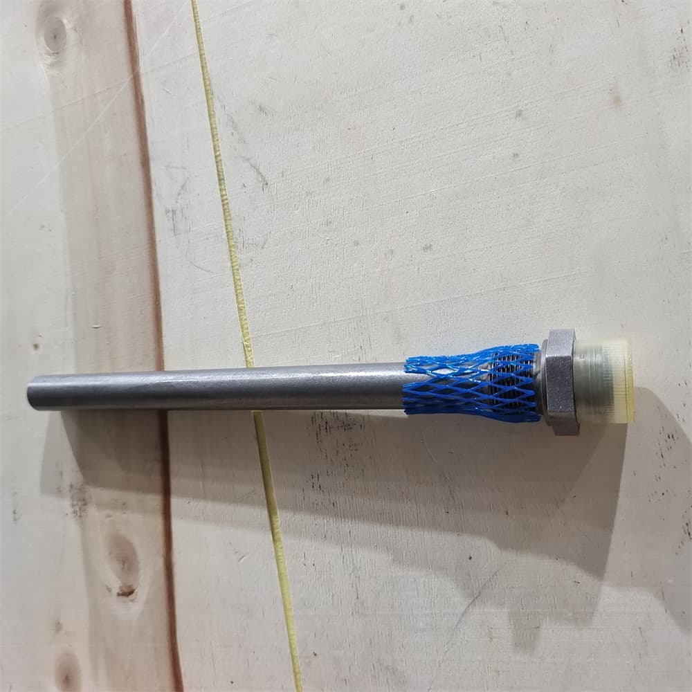 Oil return pipe