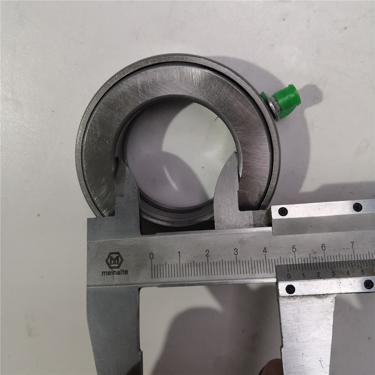 knuckle pressure bearing