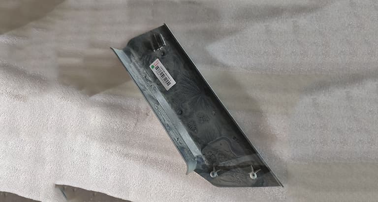 Right cover assembly