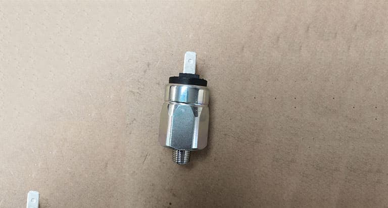 Oil pressure sensor thread diameter 10mm SDLG