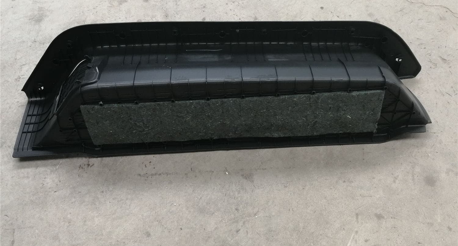 Right side sliding door pedal assembly