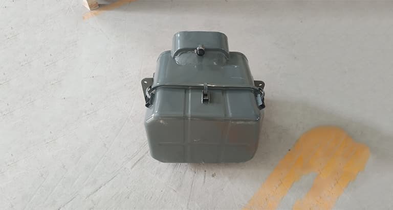 SINOTRUK Oil filter assembly WG9931190051