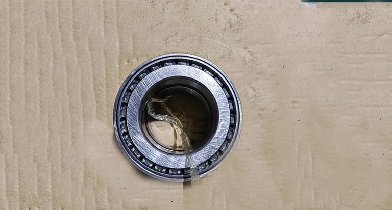 Inch-combined roller bearing