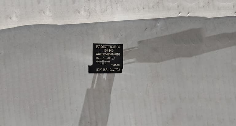Relay (24V/70A)