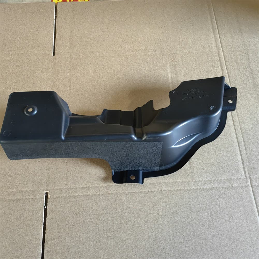 Bumper upper right decorative panel
