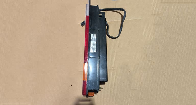 Tail lamp L
