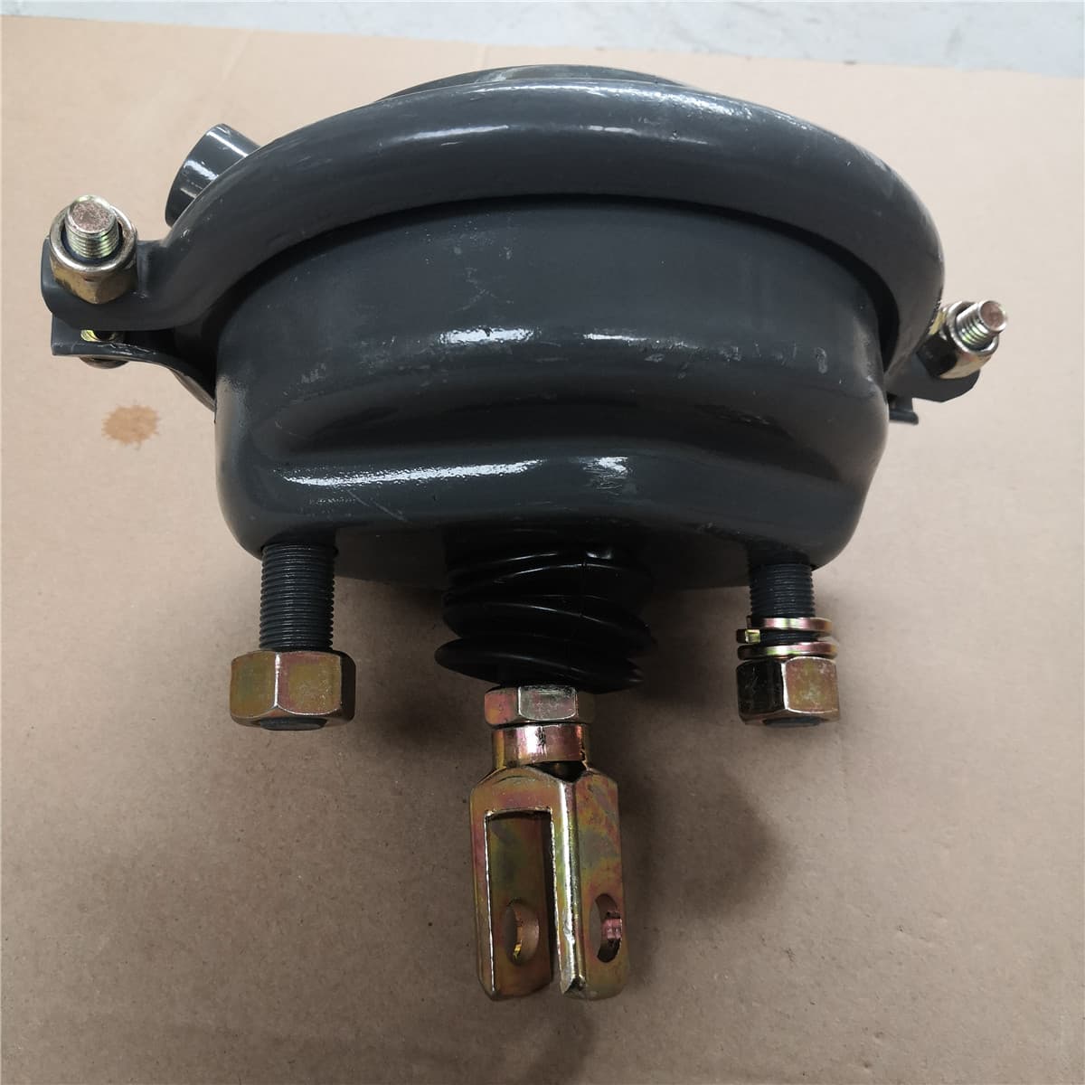 diaphragm brake air chamber (left)