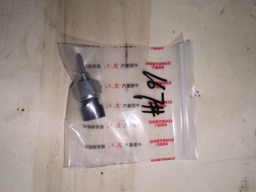 SINOTRUK EGR temperature sensor 082V08150-0170
