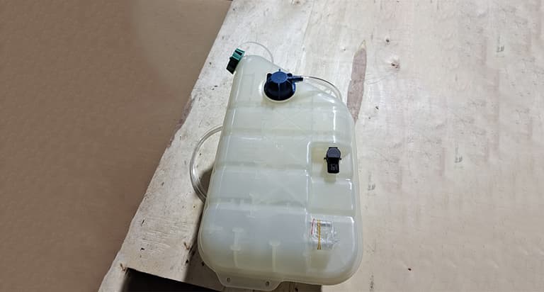 Expansion tank sensor