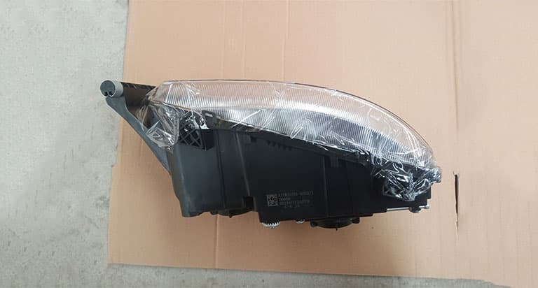 Headlight right