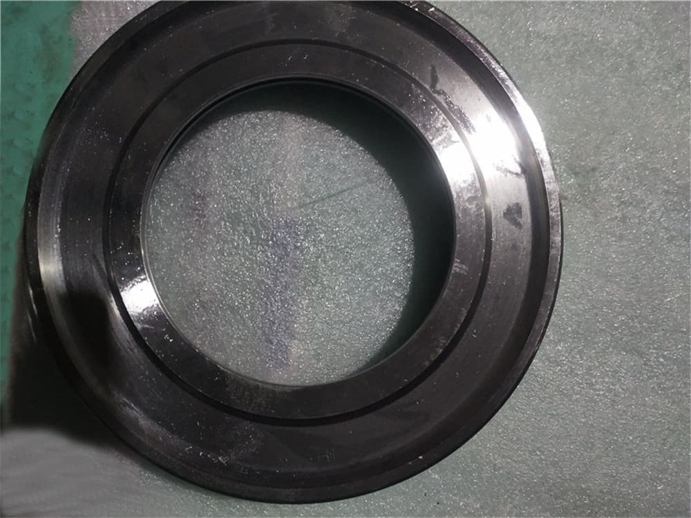 Oil seal seat