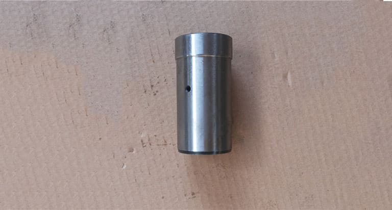 Idler shaft (right)