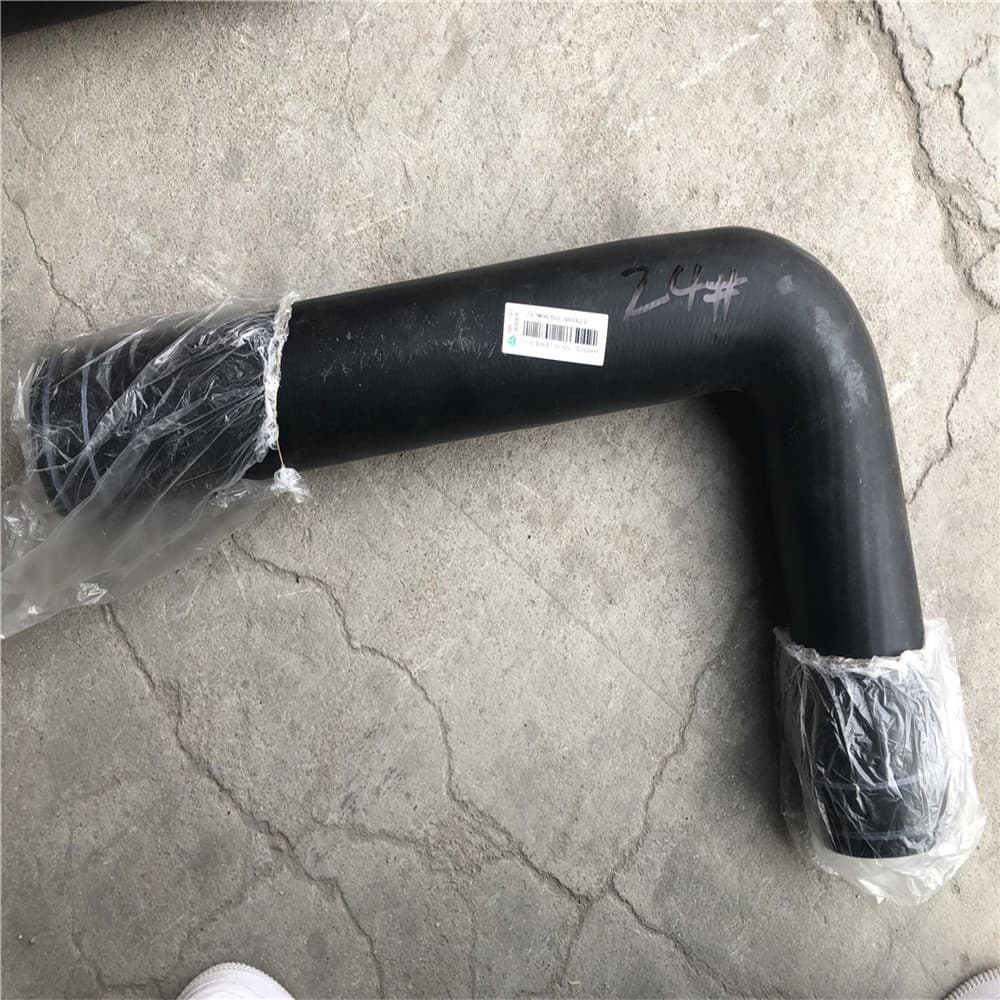 Upper radiator hose